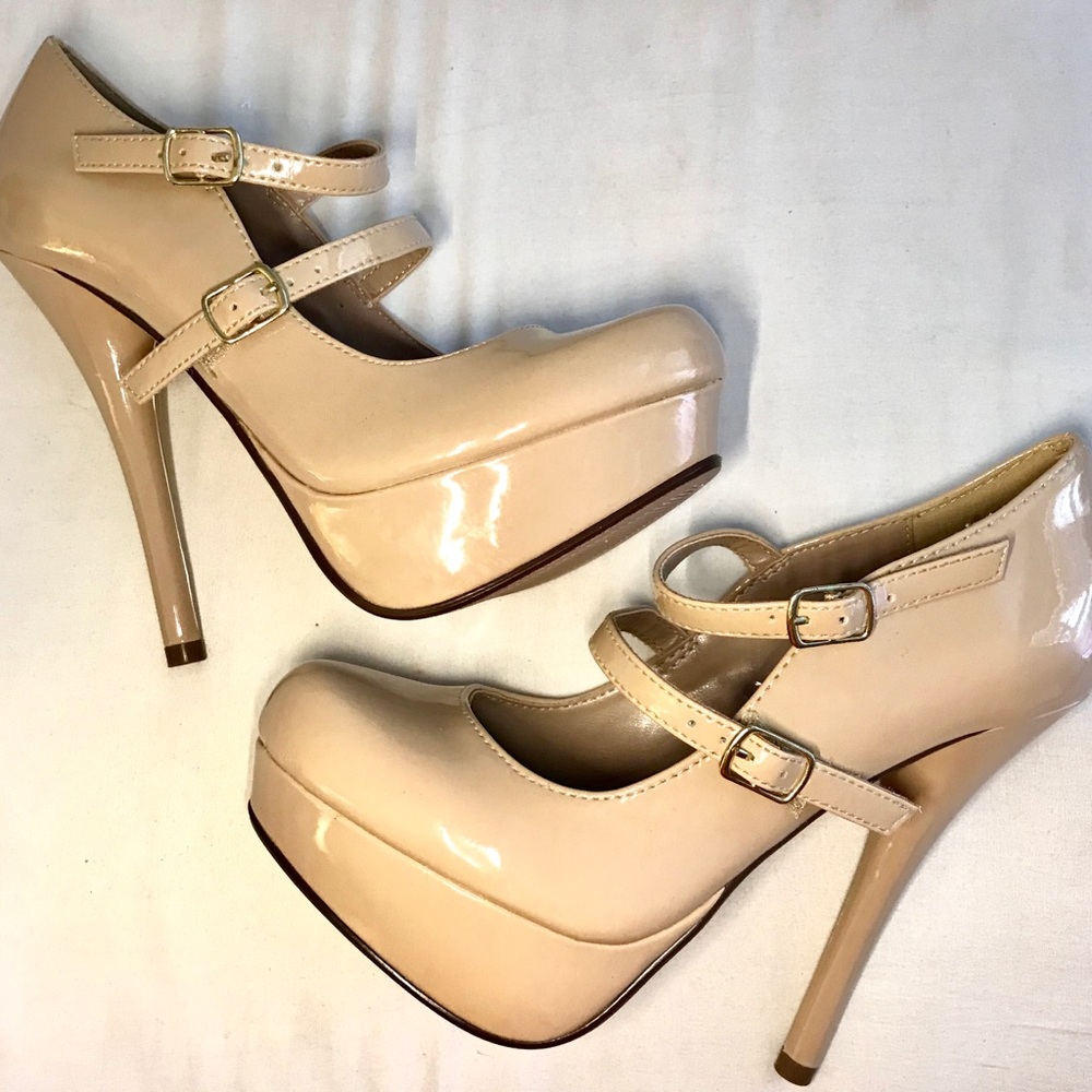• Sexy Strappy Platform Nude Heels •